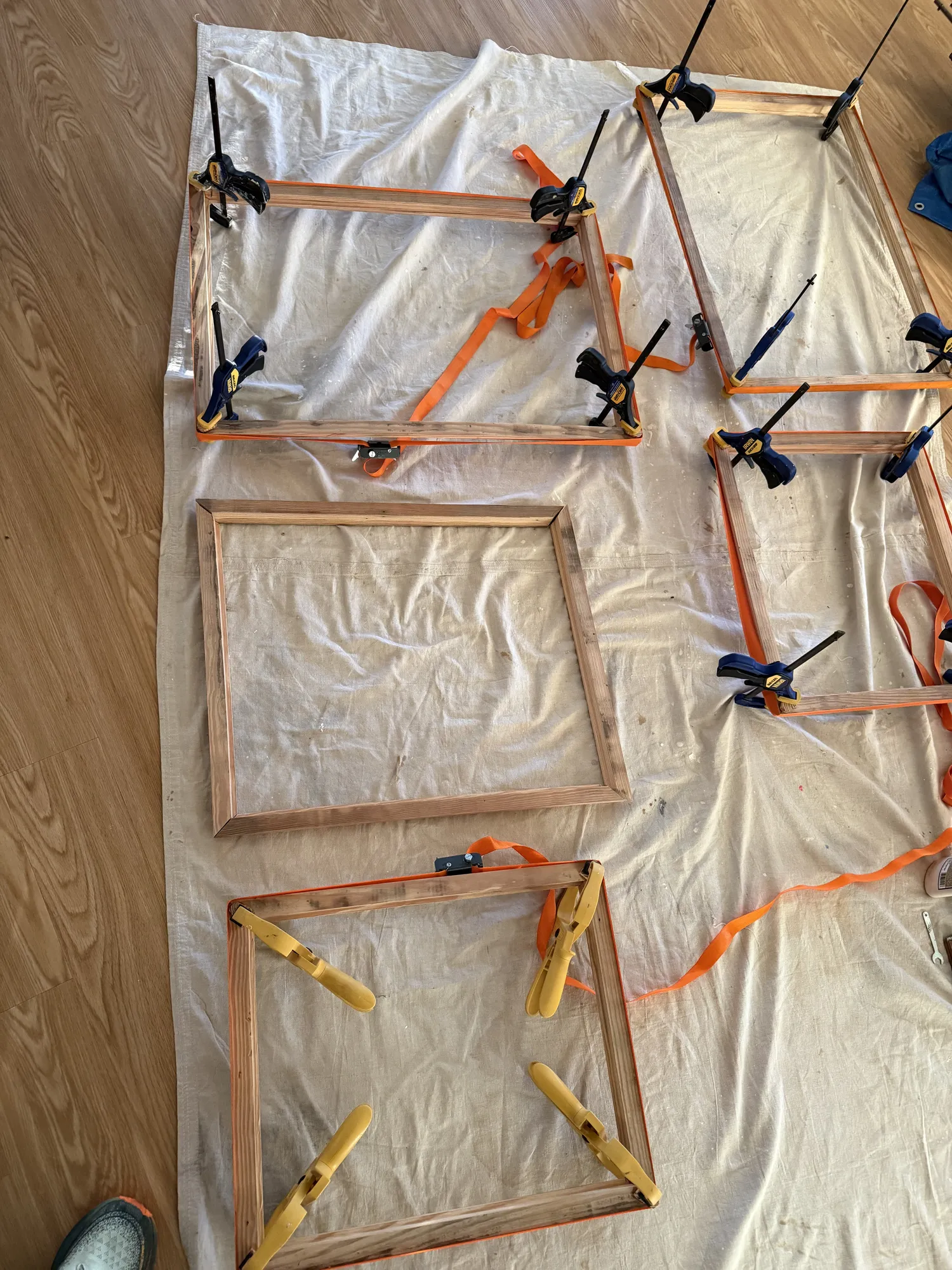 Gluing & clamping